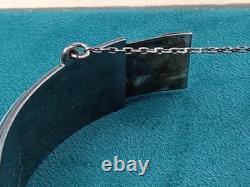 Sterling Silver Hinged Bangle Bracelet w. Blue & White Enamel Inlay, Elephants +