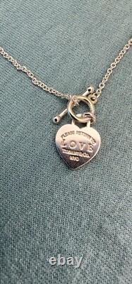 Tiffany & Co Blue Enamel Love Heart Return To Toggle 6-1/2 Bracelet Silver 925