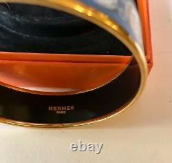 Very interesting Hermes Blue Enamel/Gold Horse shoe & chain bangle 7 size
