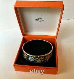 Very interesting Hermes Blue Enamel/Gold Horse shoe & chain bangle 7 size