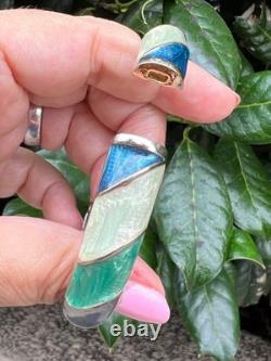 Vintage Cream Aqua Navy Blue Pearlized Enamel Hinged Bangle Bracelet Gold Tone