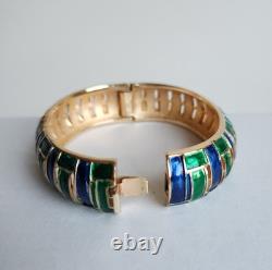 Vintage Crown Trifari Gold-Tone Basket Weave Bangle Bracelet Fits 6-6.5 Wrist